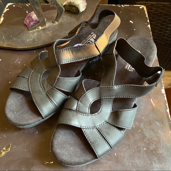 stone mountain sandals